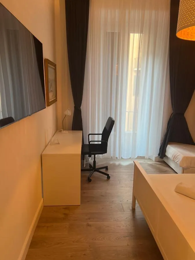 Guest house P18&Rooms Palestrina 18 Milan Italy